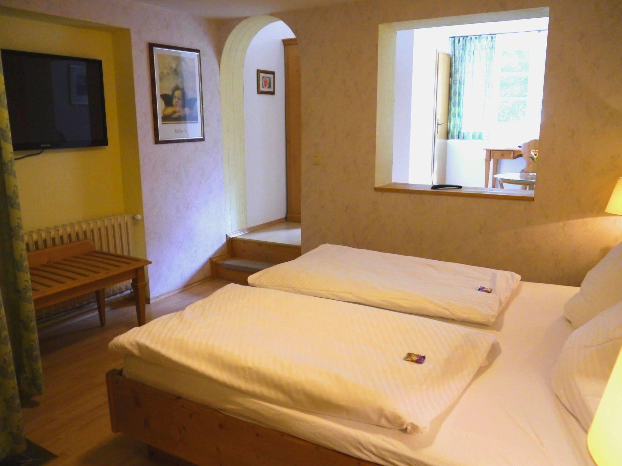 Hotel Und Weingut Karlsmuehle Mertesdorf Luaran gambar